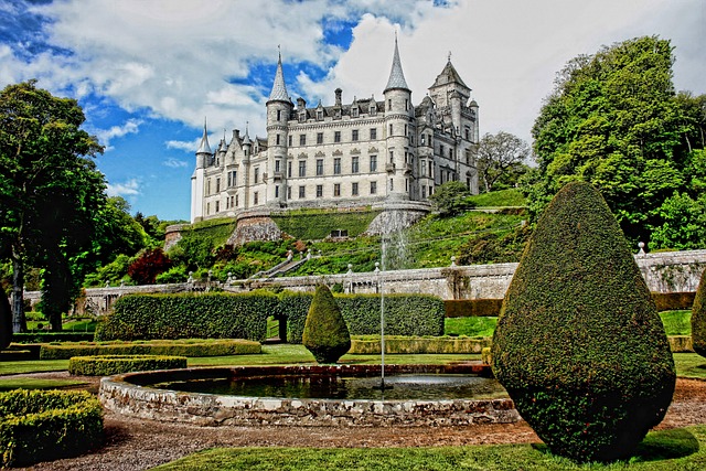 image from Gardens and Castle at Krom 