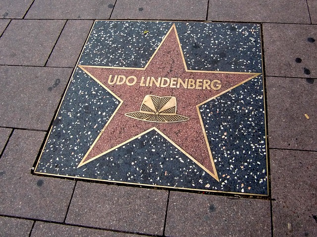 image from Hollywood Boulevard