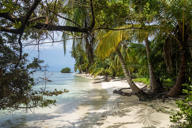 image from Couple Activities San Blas Islands